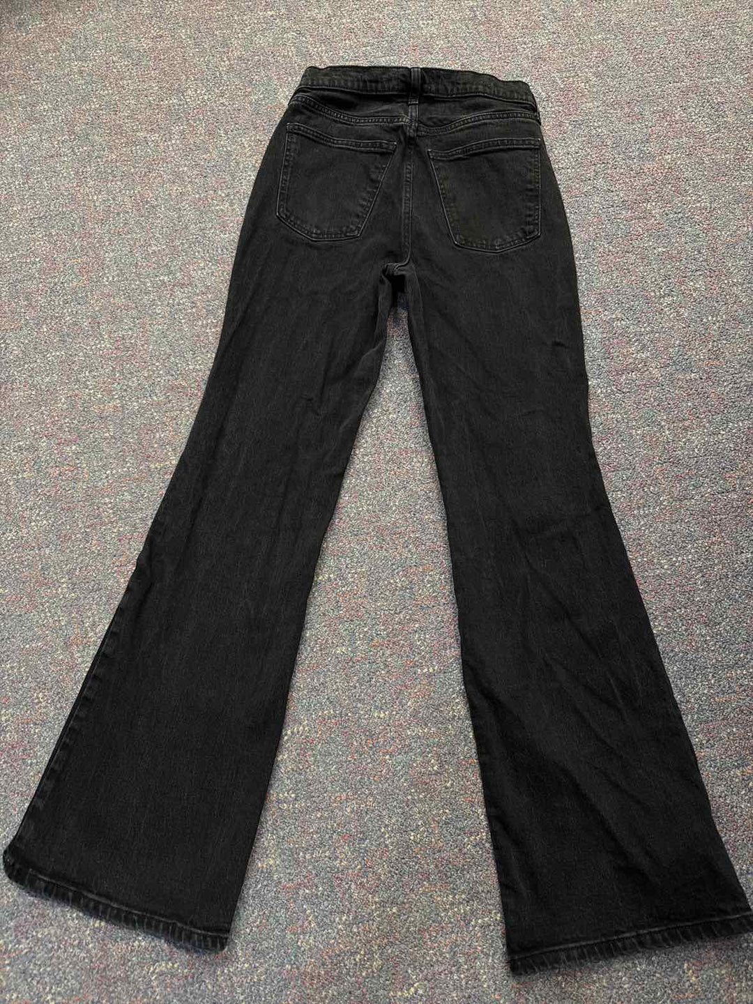 6 - Universal Thread Jeans