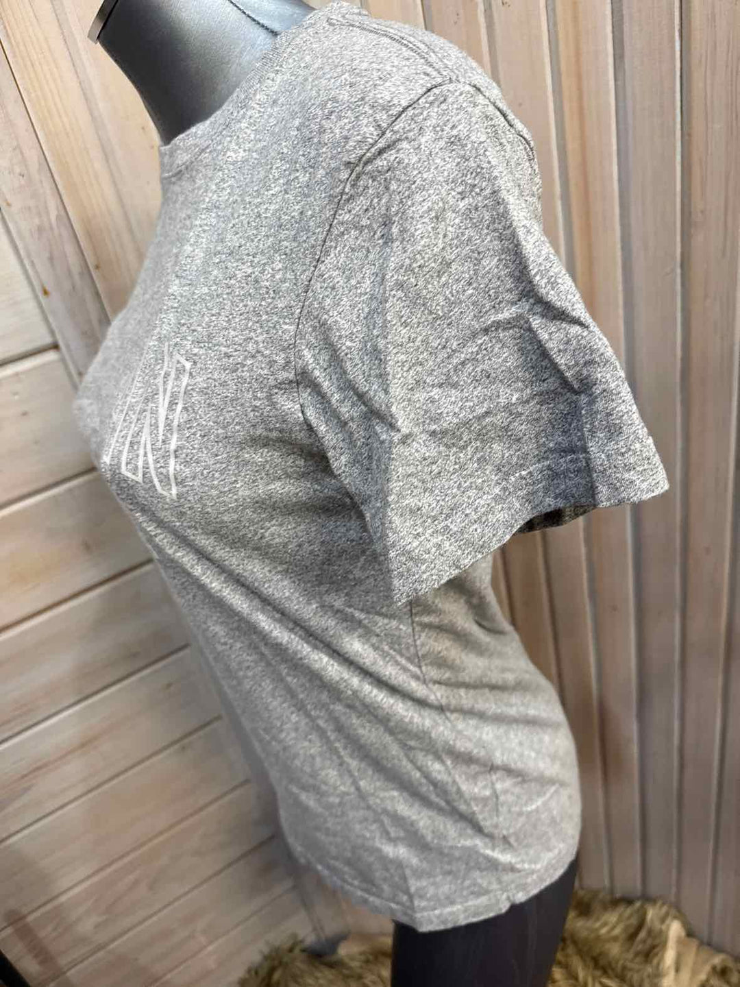 XS - American Eagle T-Shirt