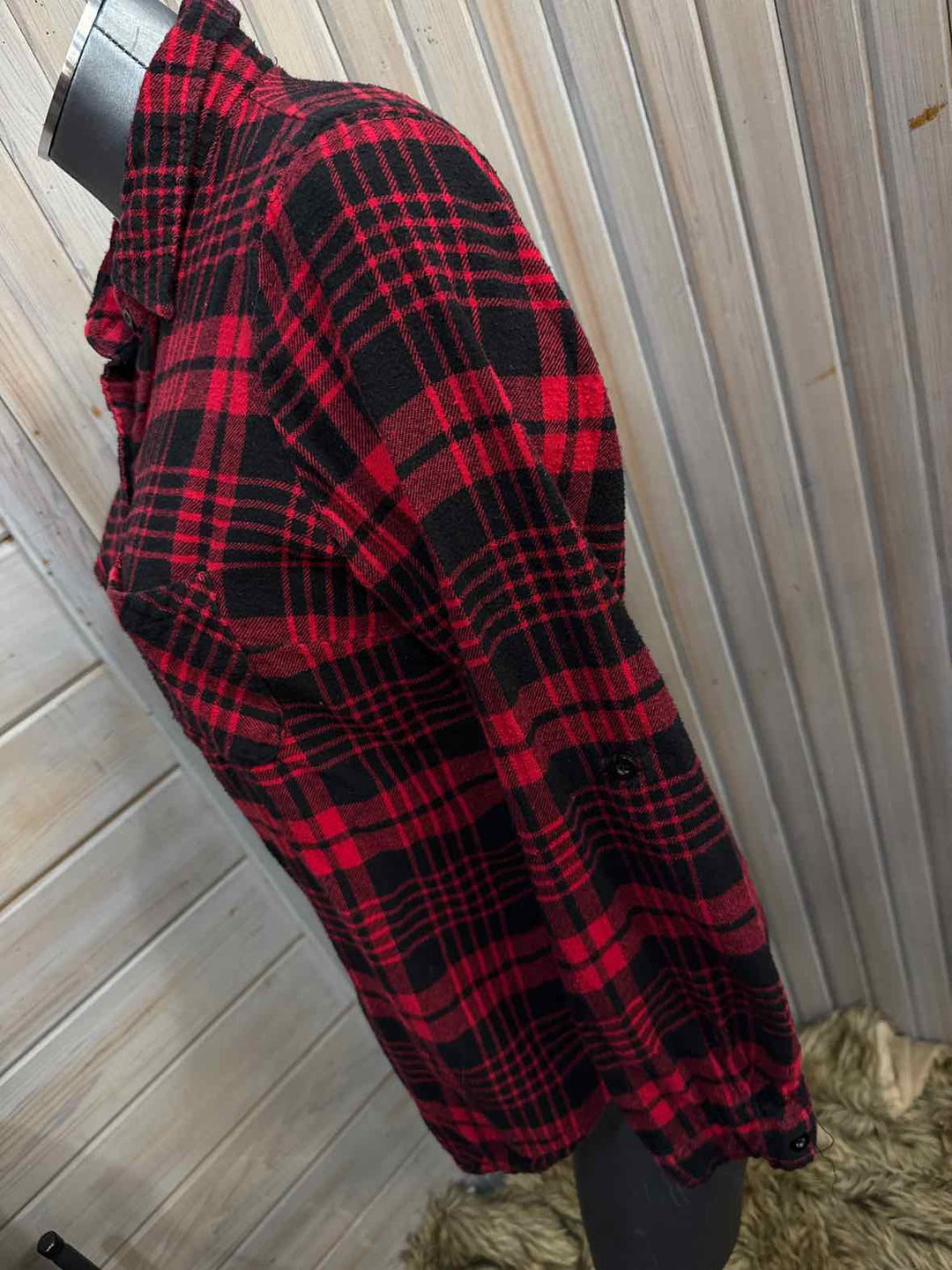 L - Derek Heart Button Down