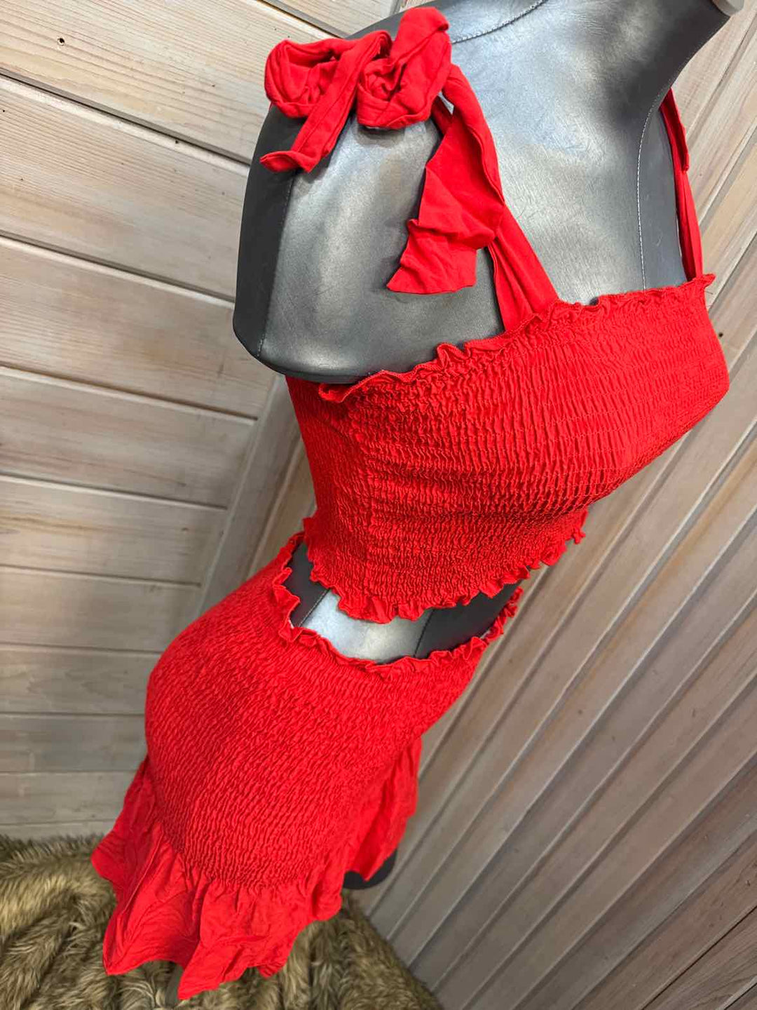S - Unbranded Outfit