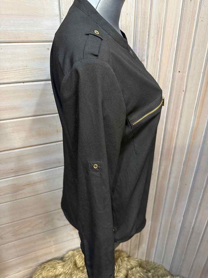 M - Calvin Klein Button Down