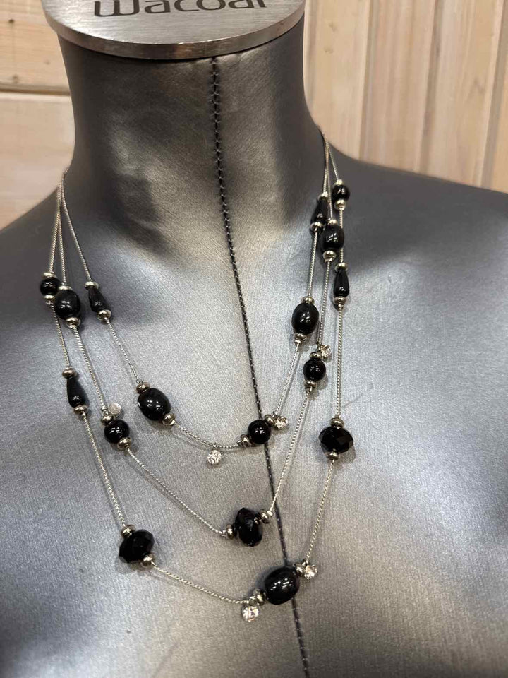 Jewelry - Silver & Black Necklace & Earring Set