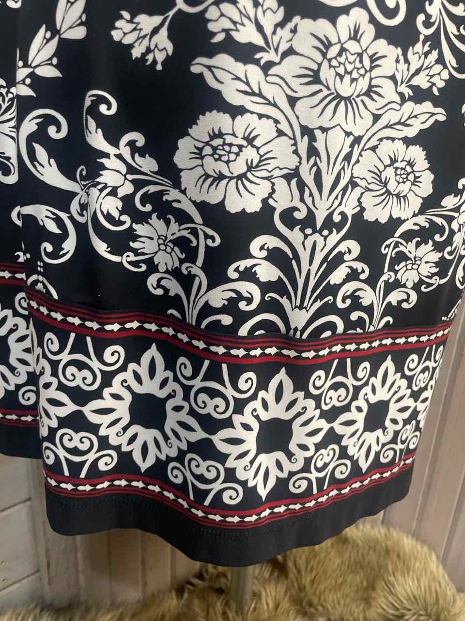 L - WhiteHouseBlkMkt Dress
