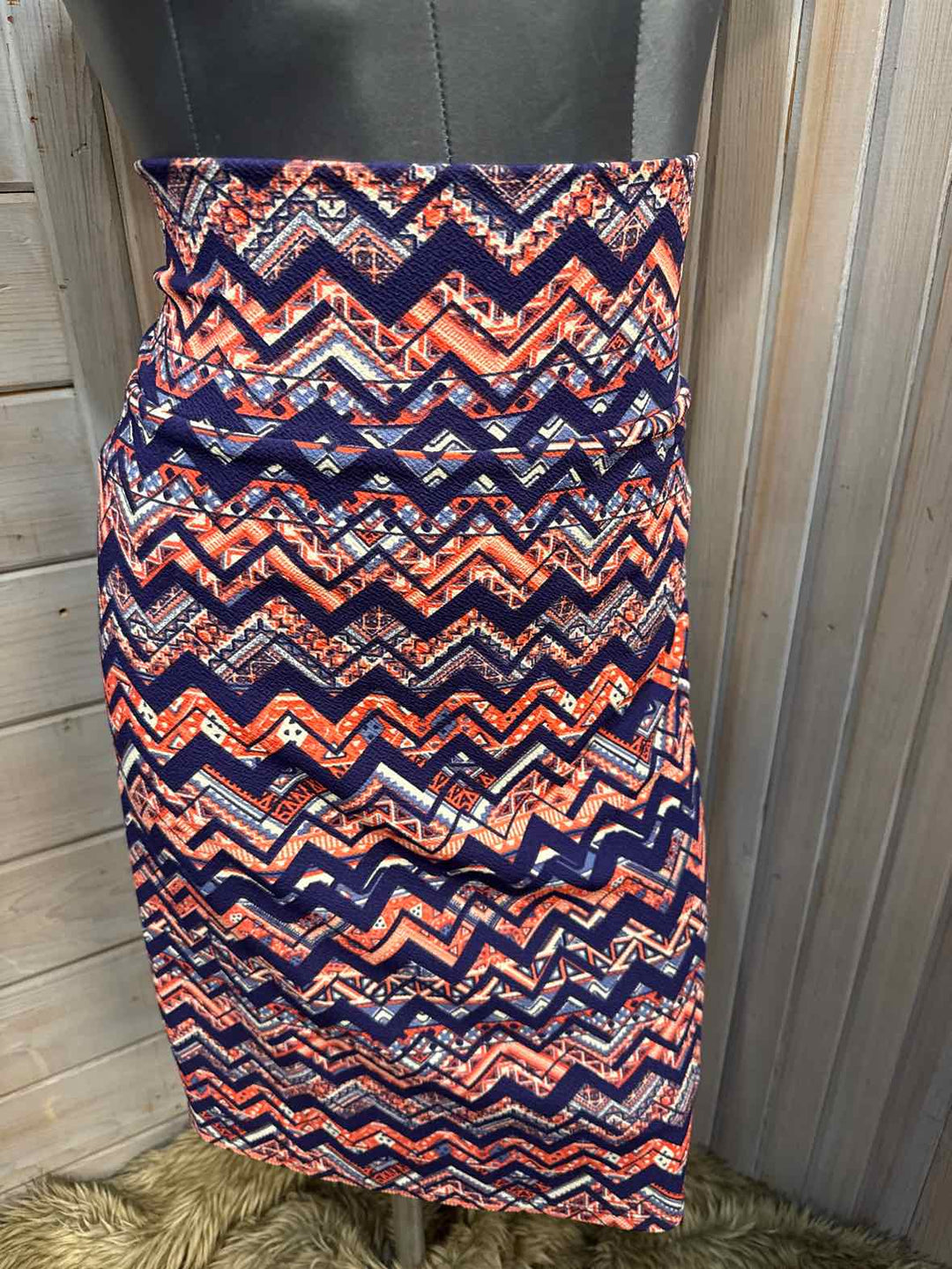 L - LuLaRoe Skirt