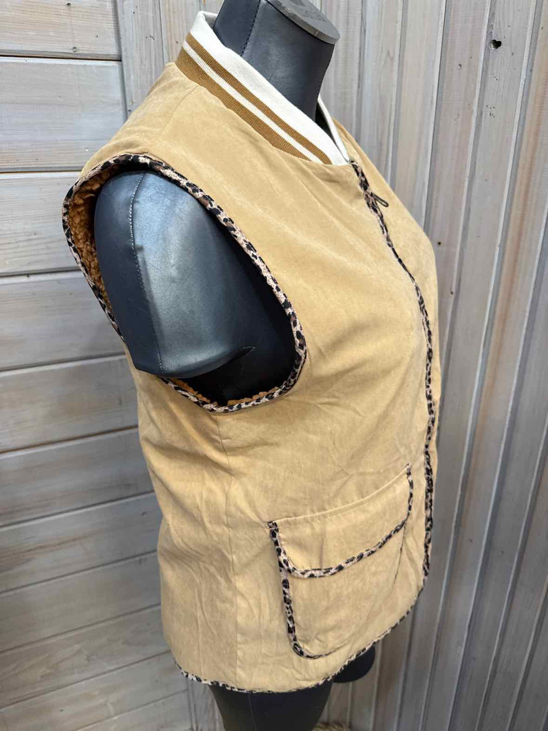 M - Mystree Vest