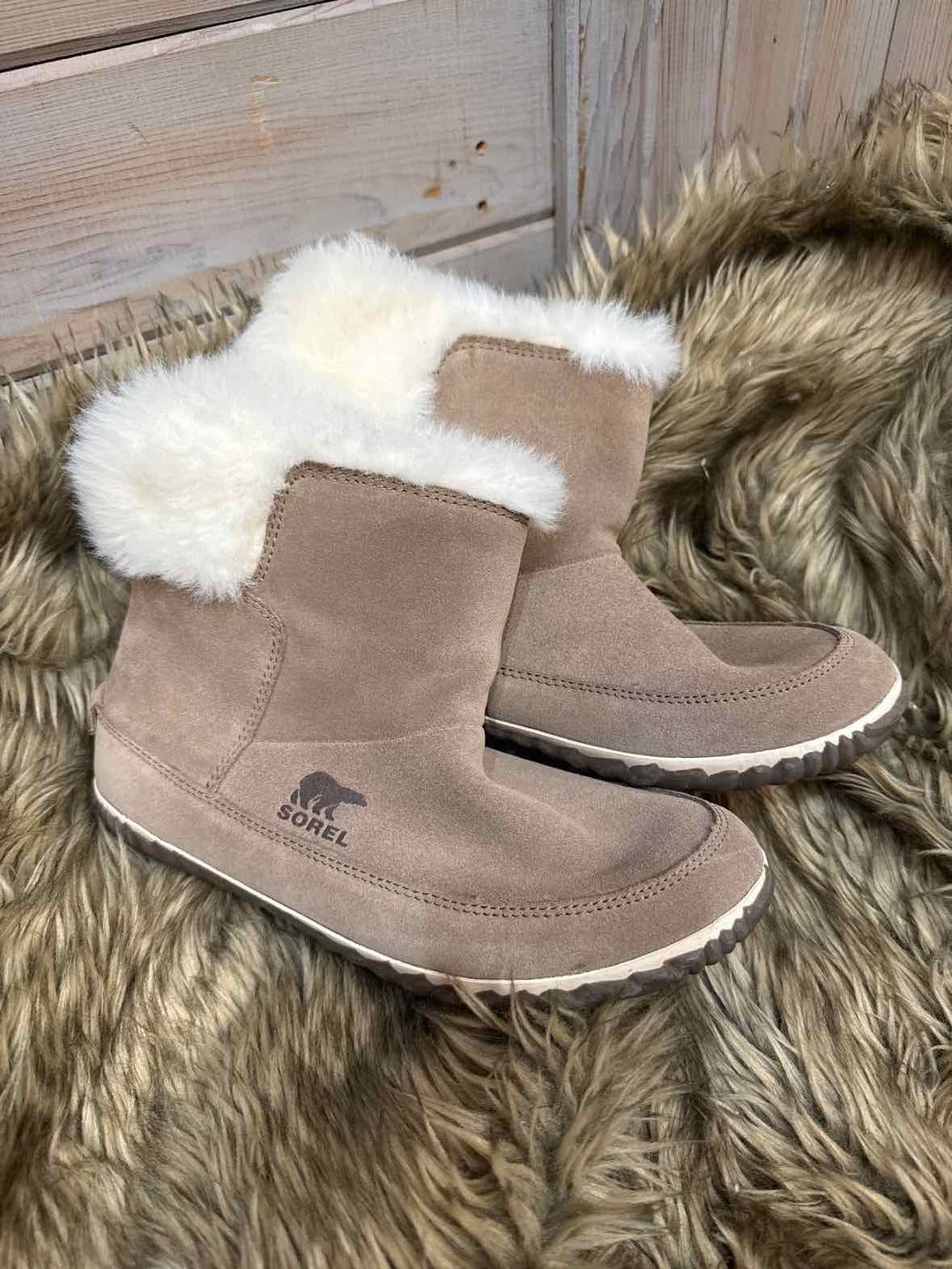 8.5 - Sorel Boots