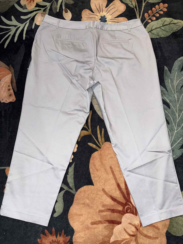 18W - Liz Claiborne Capri