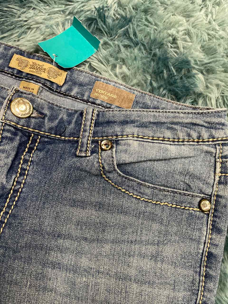 10 - Nine West Capri