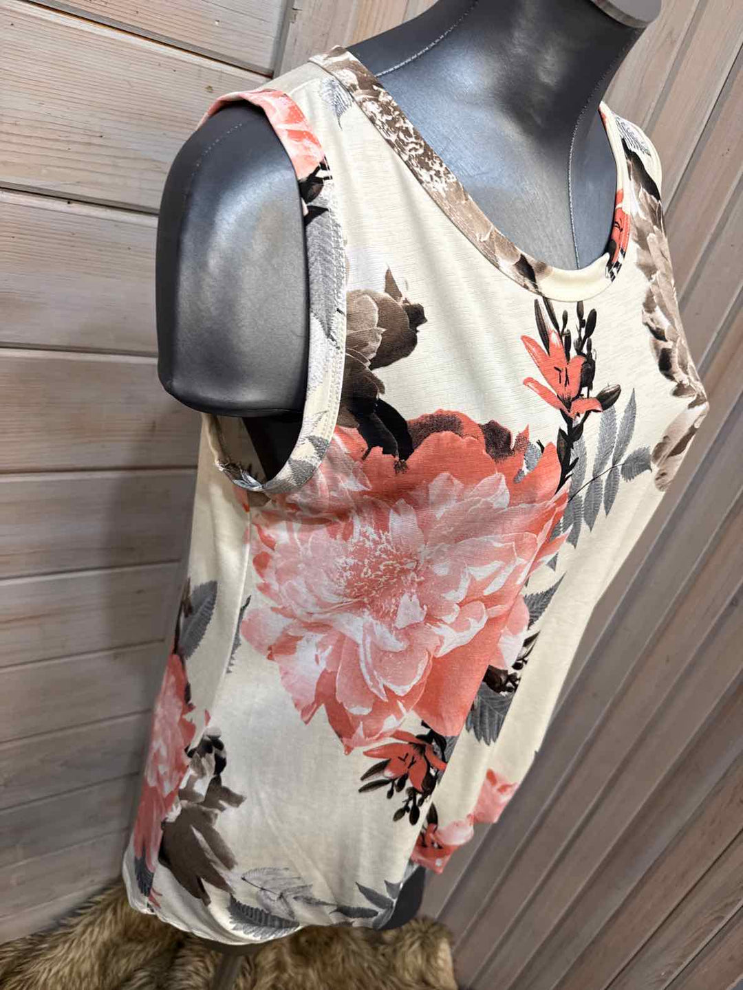L - Unbranded Tank