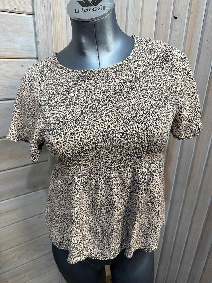 L - Urban Romantics T-Shirt