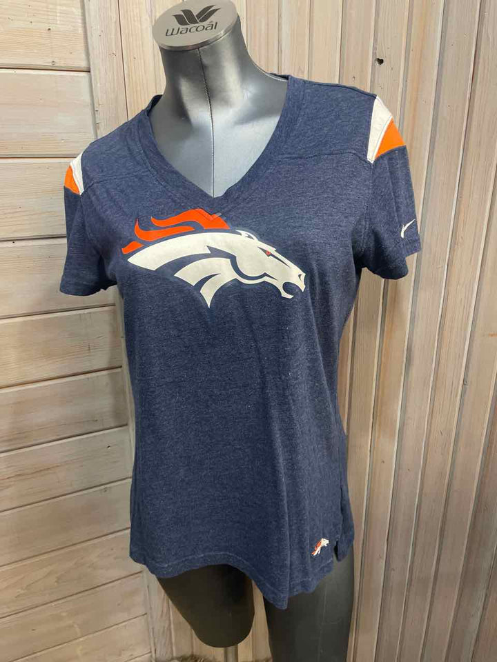 L - Nike T-Shirt