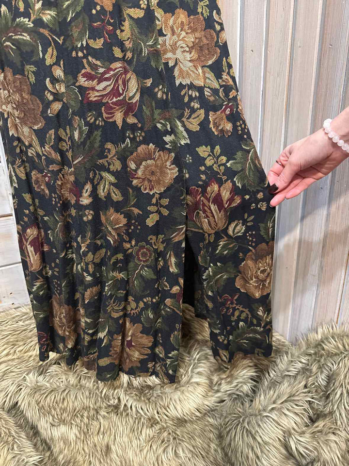 M - First Option Skirt