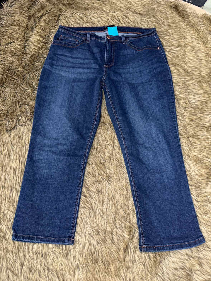 12P - Lee Capri