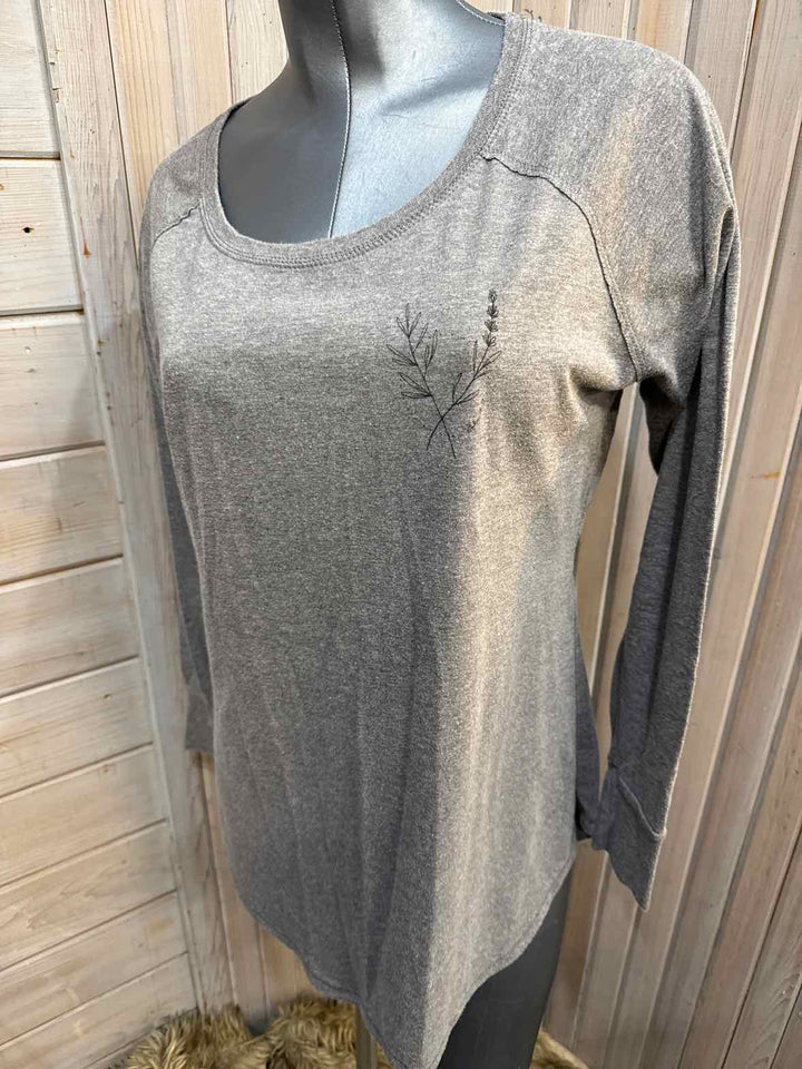L - Unbranded Long Sleeve