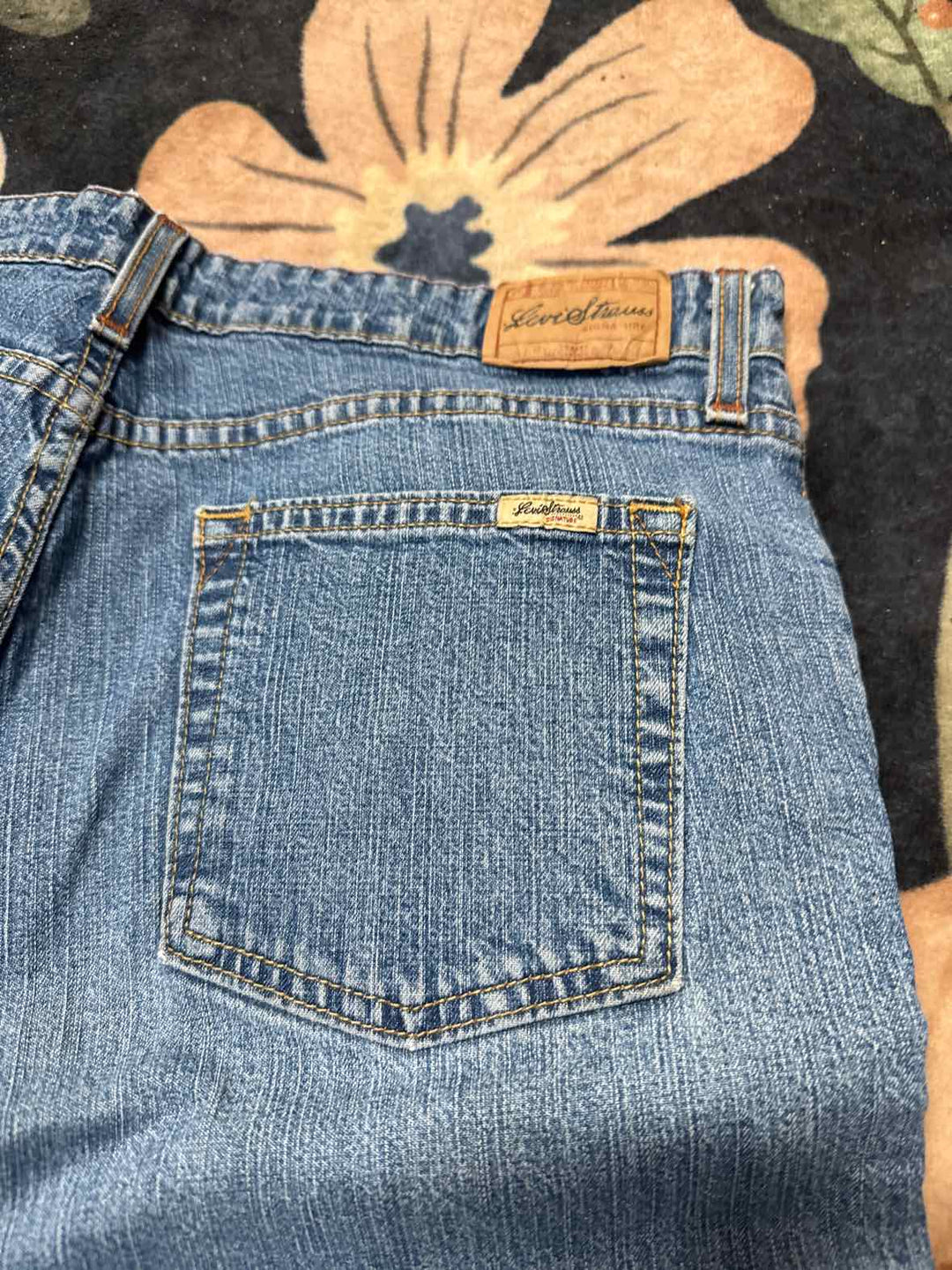 16 - Levi Strauss & Co. Jeans