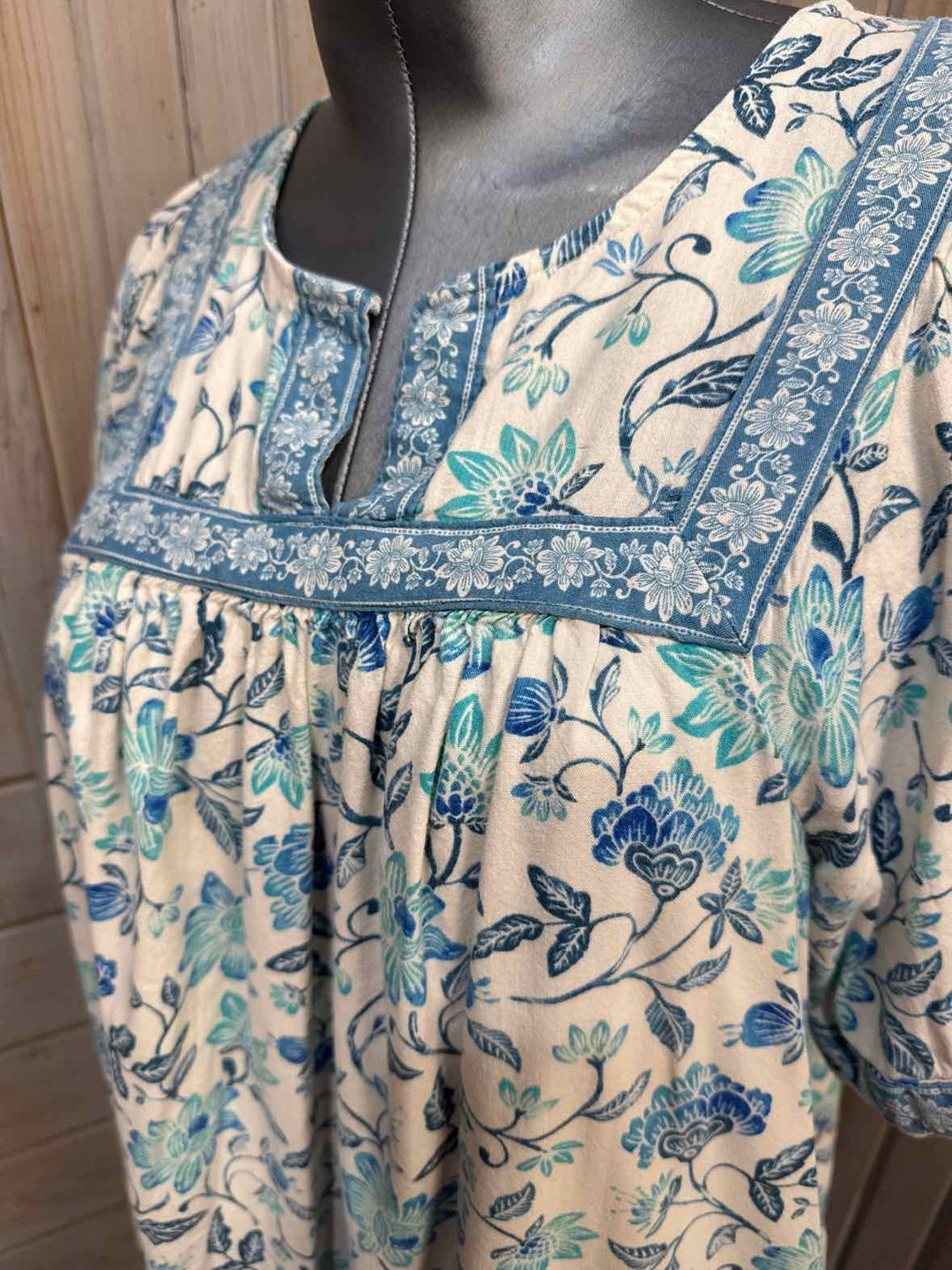 L - Old Navy Dress