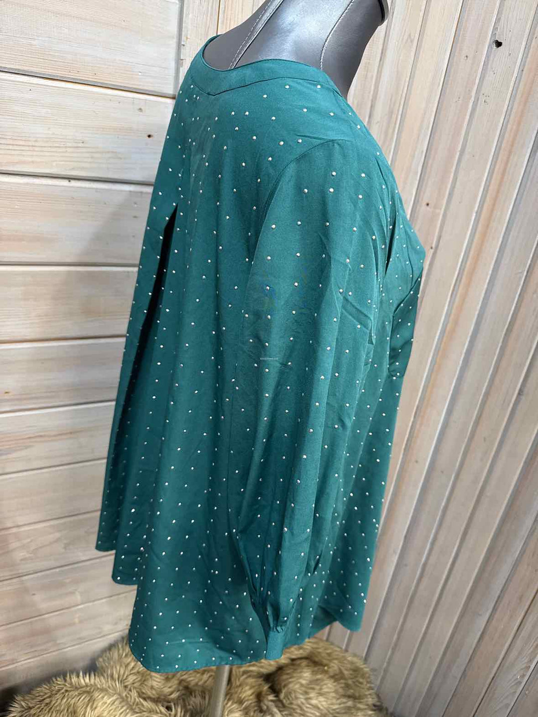 L/XL - Unbranded Button Down