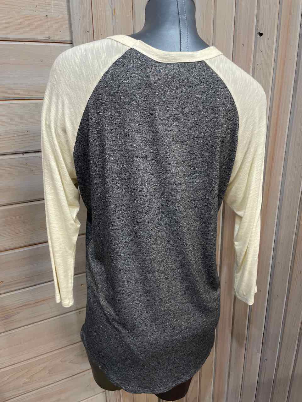 L - LuLaRoe 3/4 Sleeve