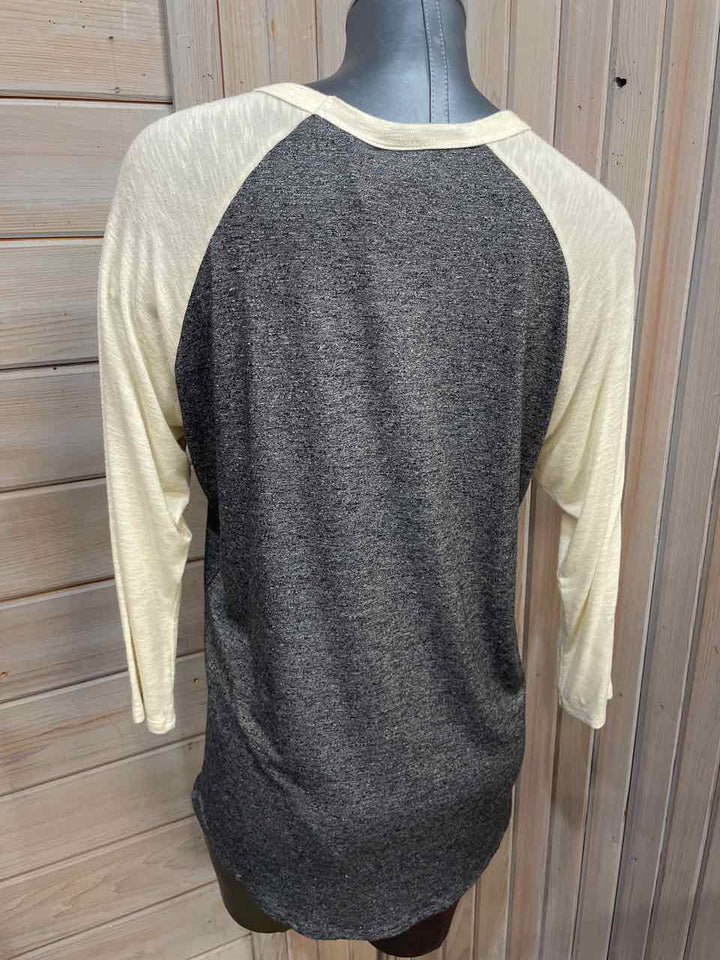 L - LuLaRoe 3/4 Sleeve