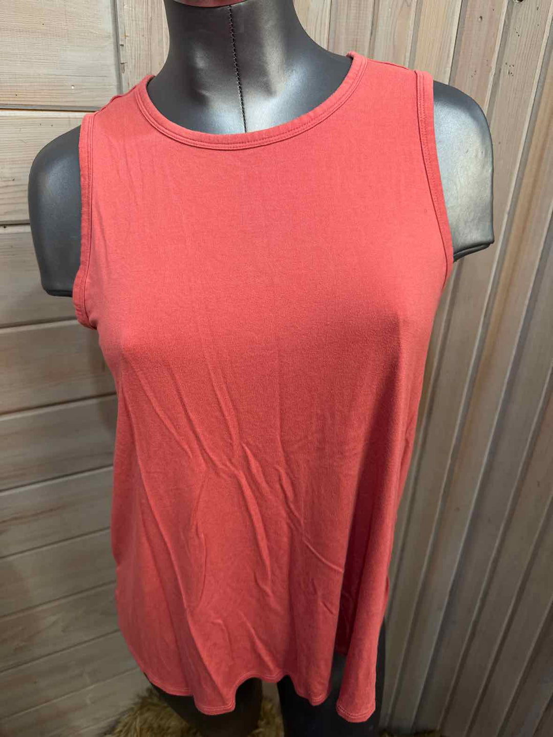 M - Old Navy Tank