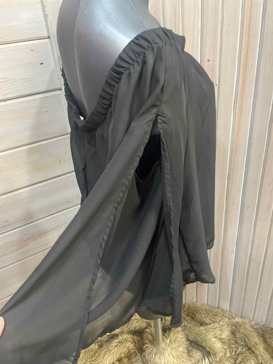0 - Maurices Cold Shoulder