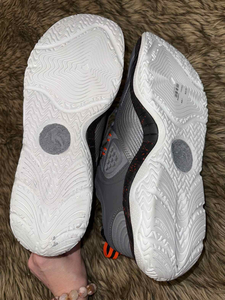 10.5 - And 1 Sneakers