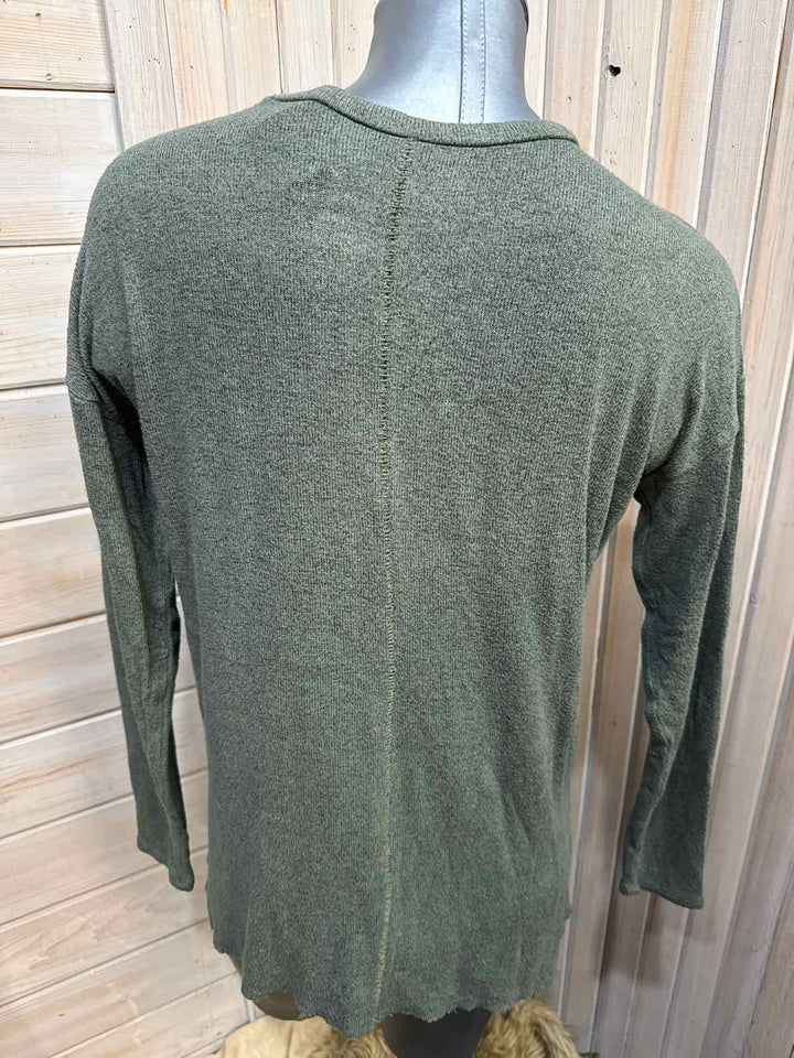 S - American Eagle Long Sleeve
