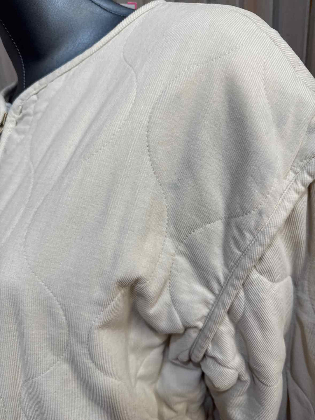 L - Universal Thread Jacket