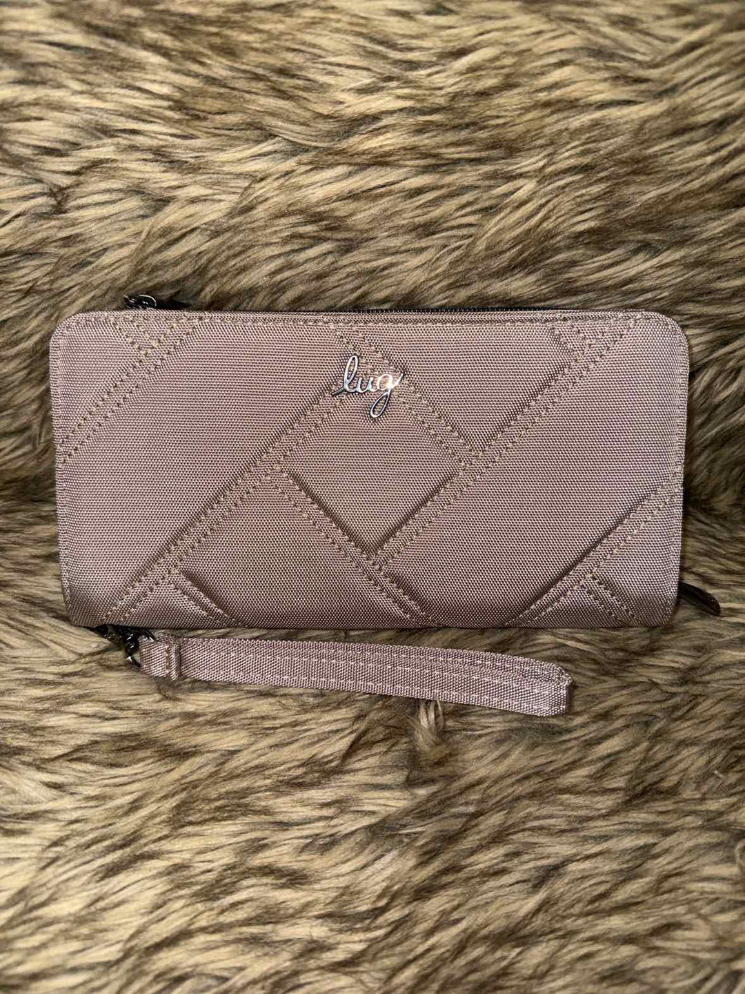 Wallet - lug Clutch