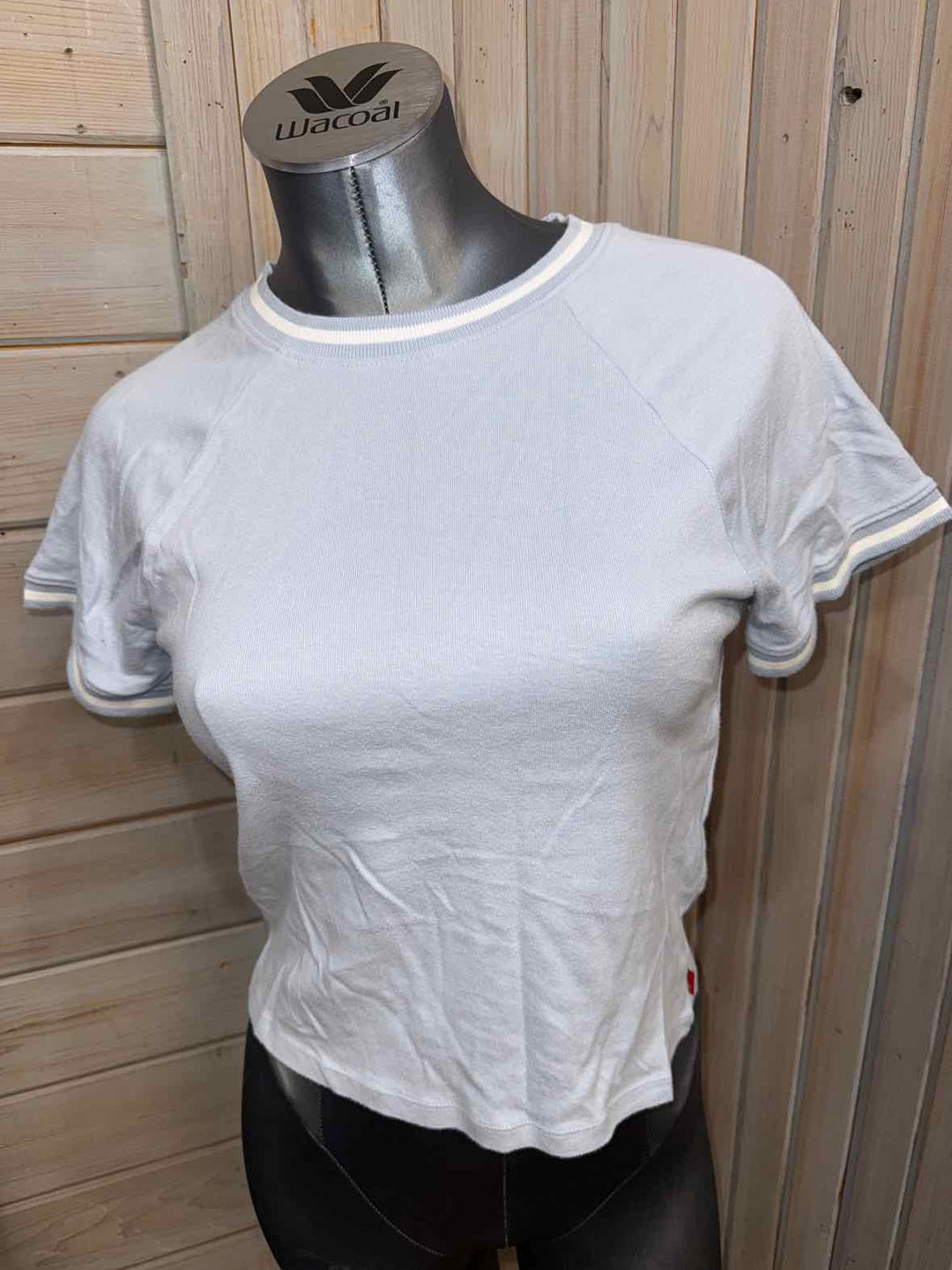 L - Levi's T-Shirt