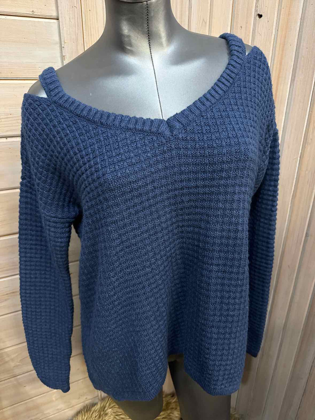L/XL - b. Boutique Sweater