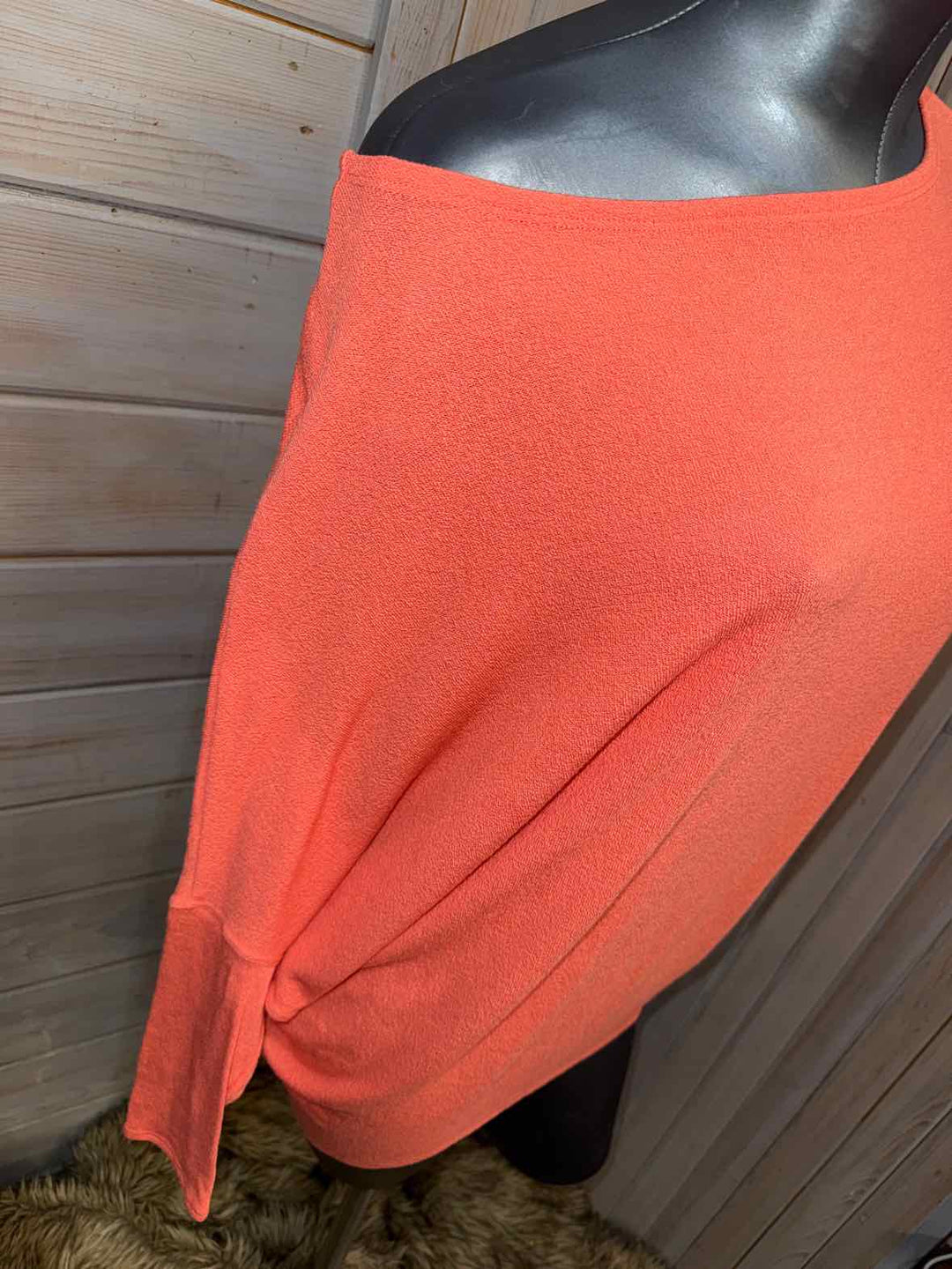 L - Jolie Bat Sleeve Top