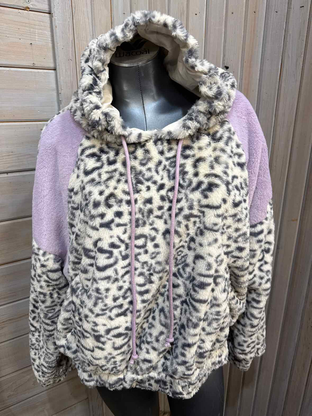 L - Hem & Thread Hoodie