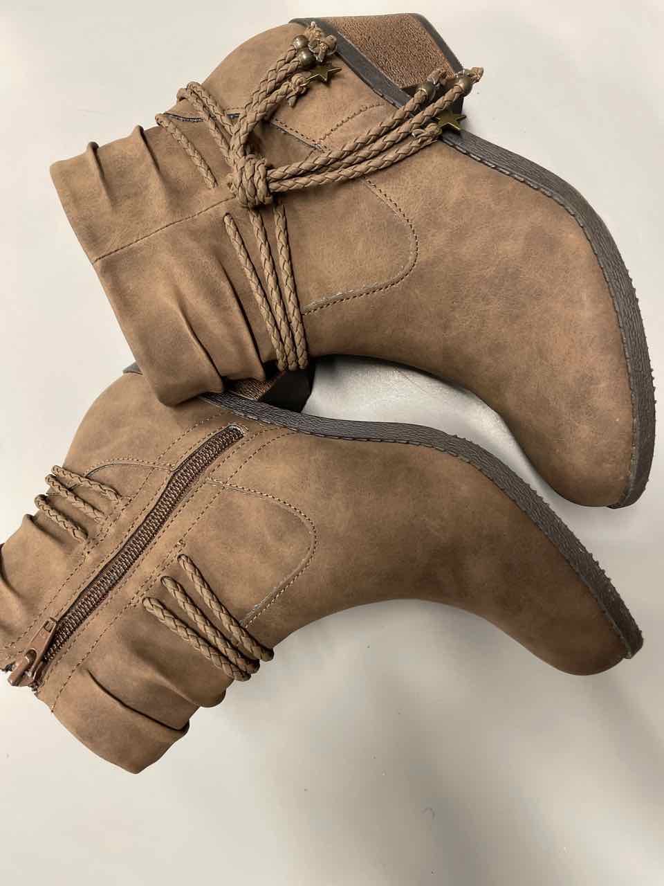 5 - Wonder Nation Boots