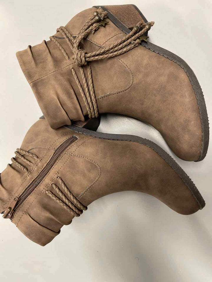 5 - Wonder Nation Boots