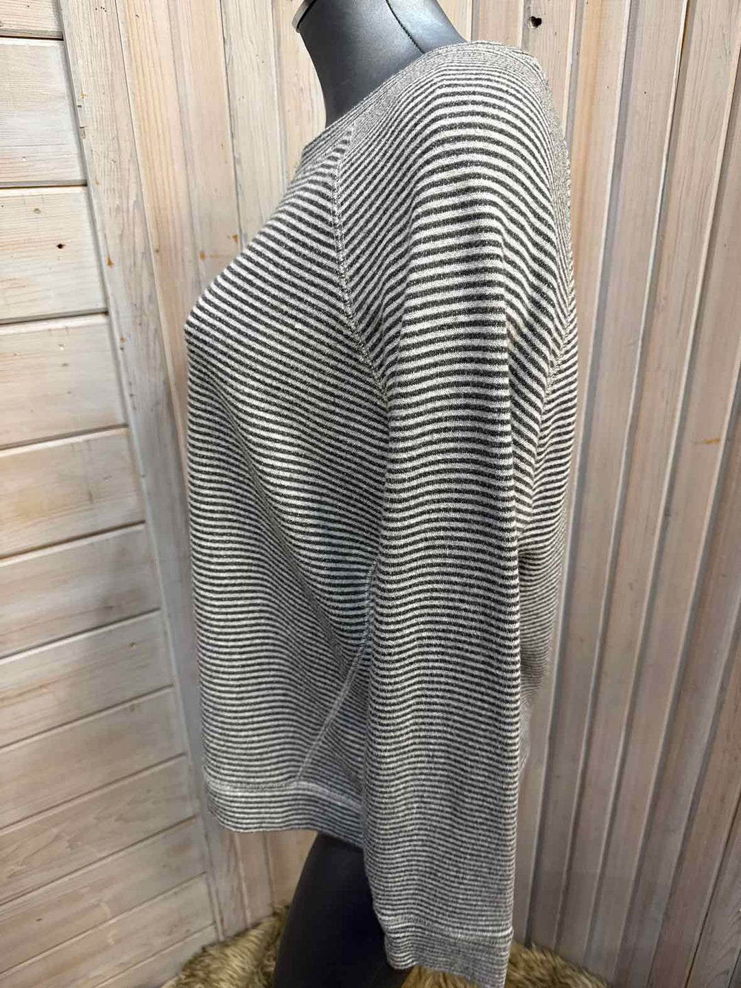 XL - JCPenney Sweatshirt
