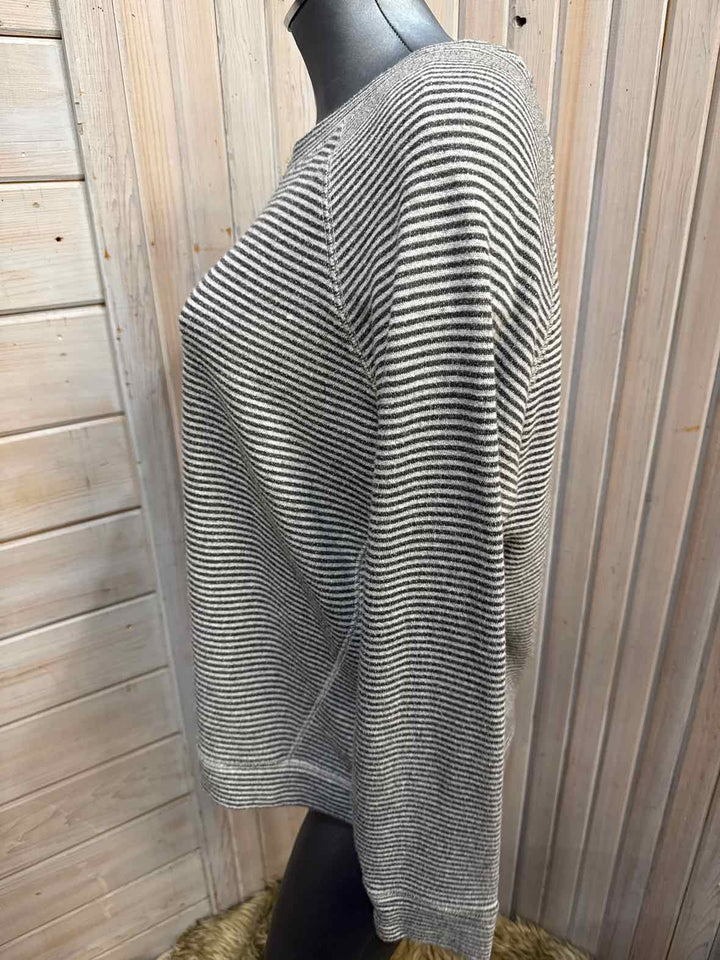 XL - JCPenney Sweatshirt