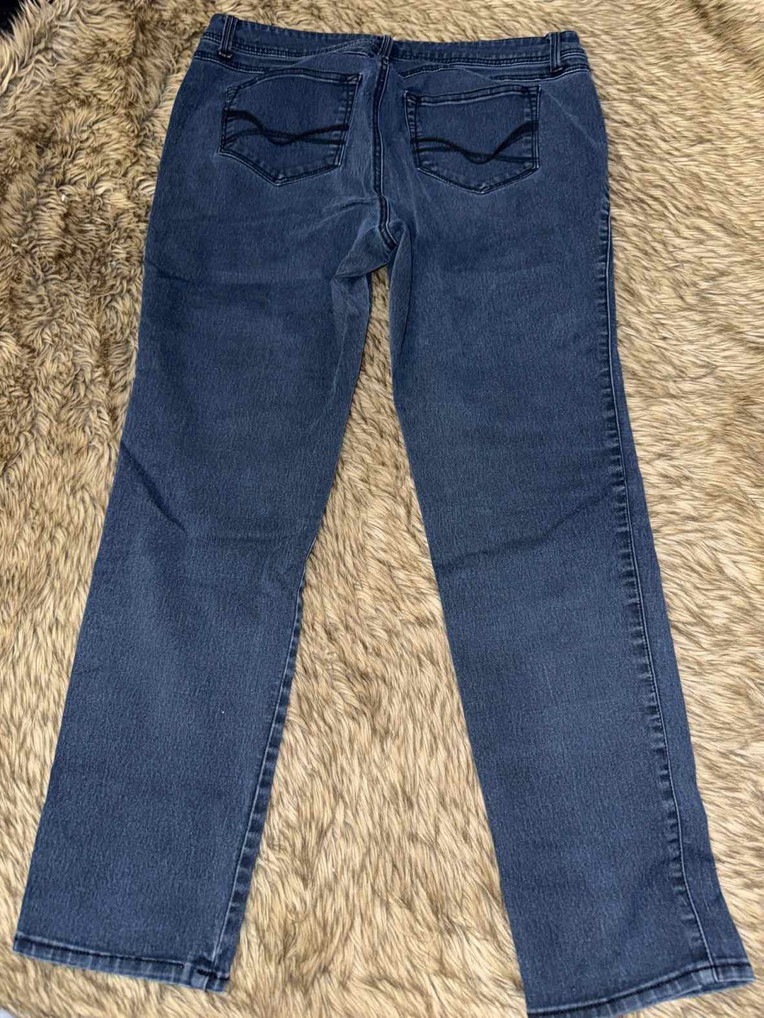 14 - Roz & Ali Jeans