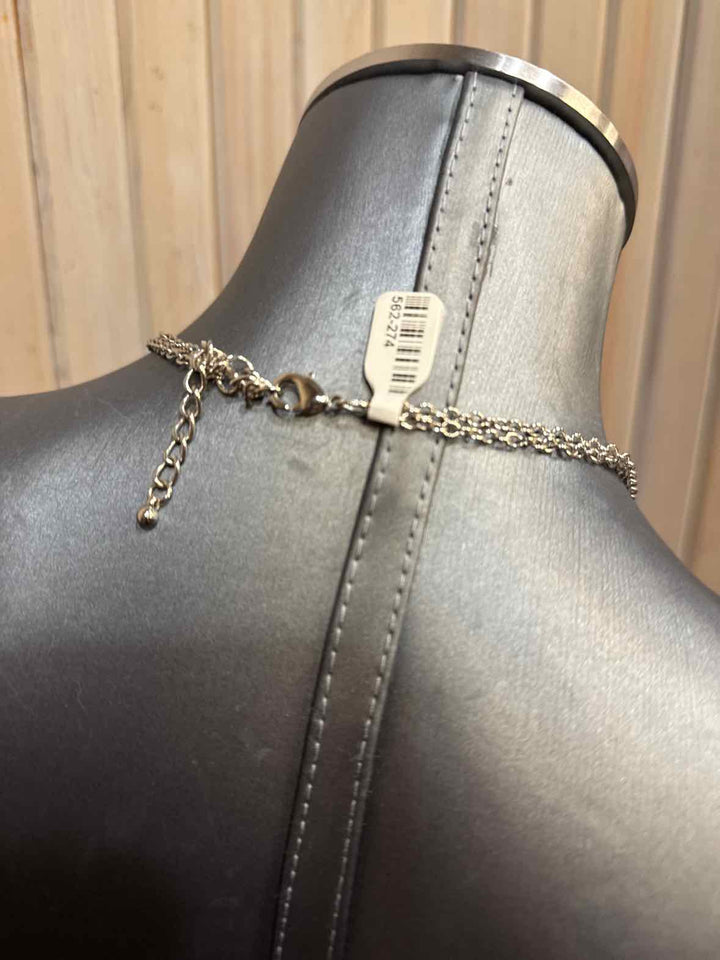 Jewelry - CJ Banks Necklace