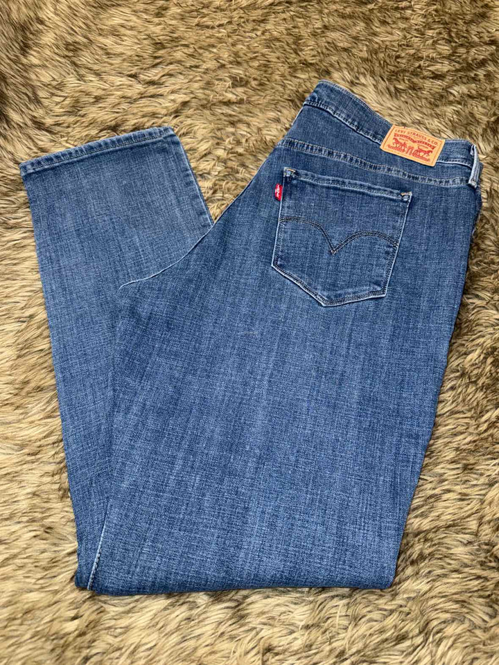 16W - Levi Strauss & Co. Jeans
