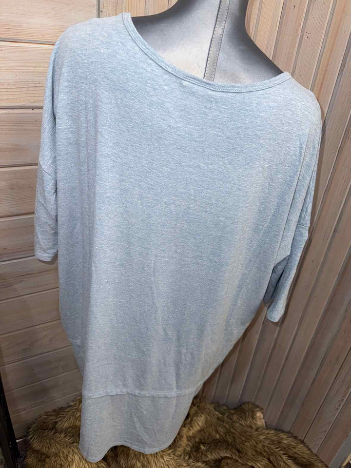 2X - LuLaRoe T-Shirt