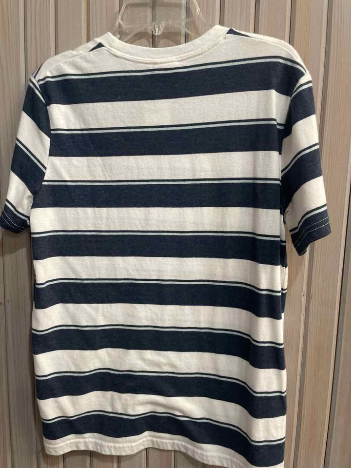 16 - Abercrombie & Fitch Tee