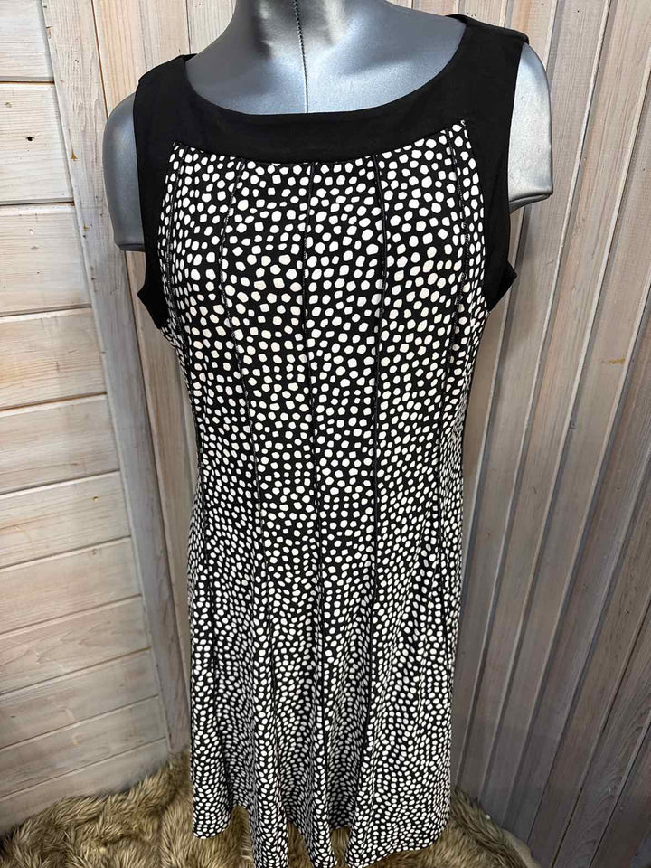 Size L Perceptions Dress