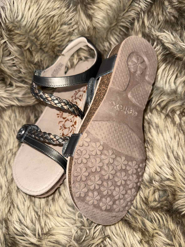 9 - Aetrex Sandals
