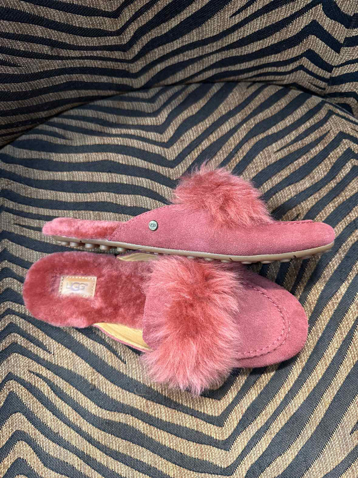 8.5 - Ugg Slipper