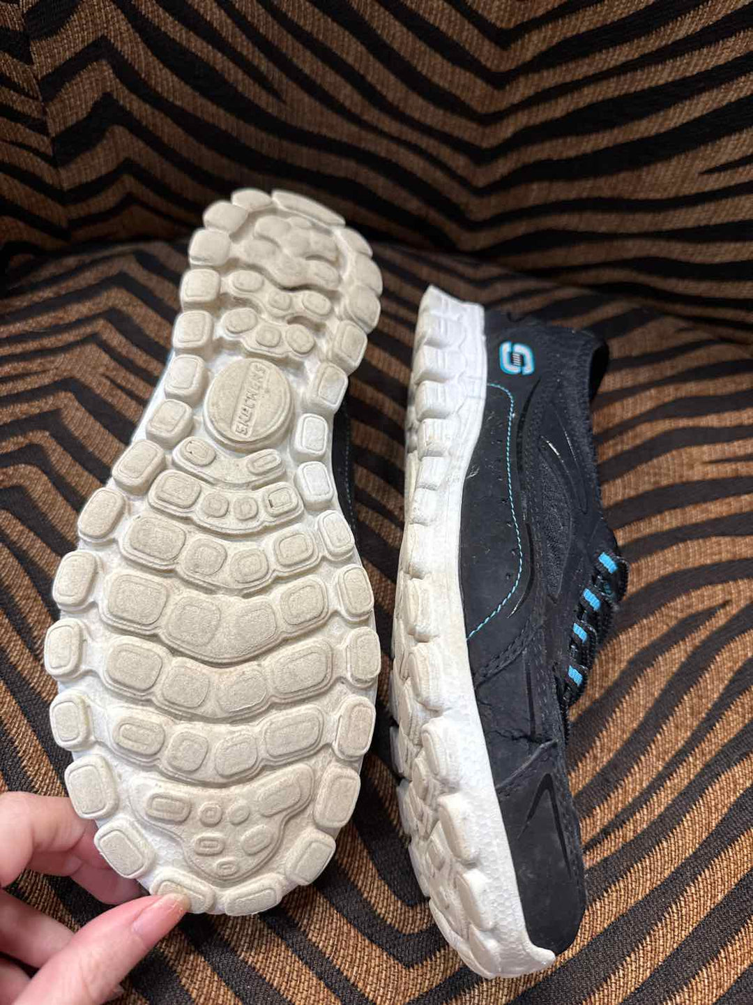 9 - Skechers Sneakers