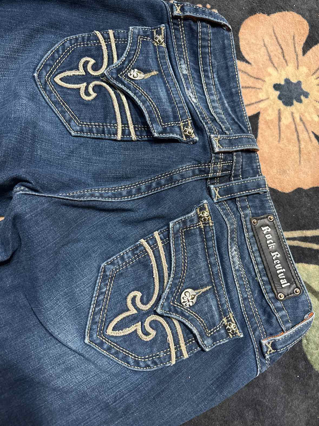 29 - Rock Revival Jeans