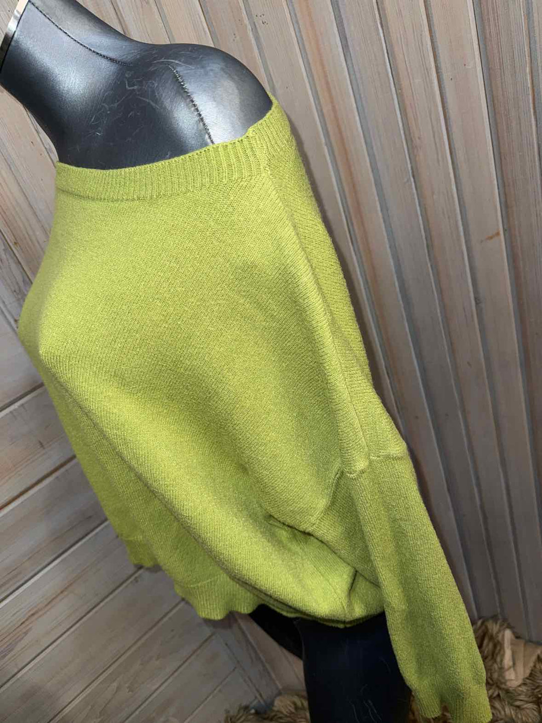M - Unbranded Sweater