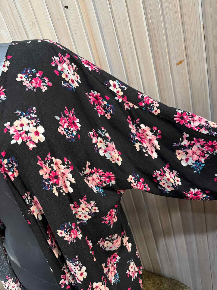 L - LuLaRoe Kimono