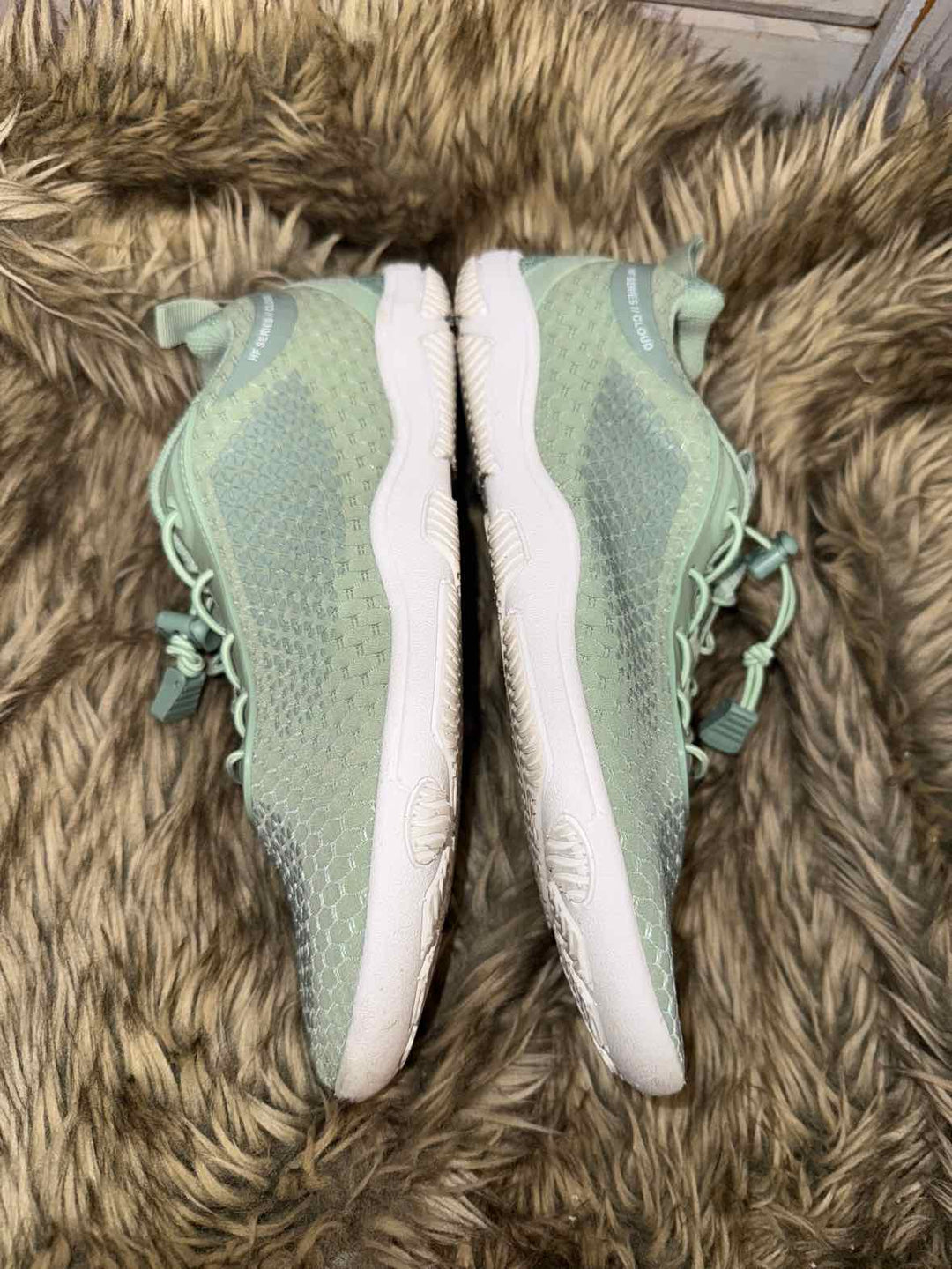 9/9.5 - HIKE Footwear Athletic